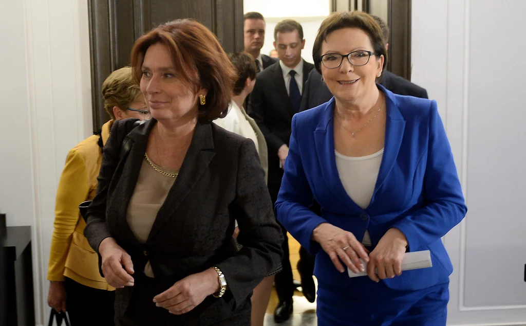 Ewa Kopacz i Małgorzata Kidawa-Błońska po posiedzeniu klubu parlamentarnego PO w Sejmie Ewa Kopacz i Małgorzata Kidawa-Błońska po posiedzeniu klubu parlamentarnego PO w Sejmie