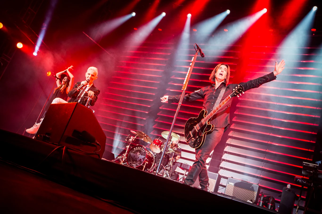 W Warszawie zabrzmiały największe przeboje Szwedów takie jak m.in. "Sleeping in My Car" oraz "How Do You Do!" W Warszawie zabrzmiały największe przeboje Szwedów takie jak m.in. "Sleeping in My Car" oraz "How Do You Do!"