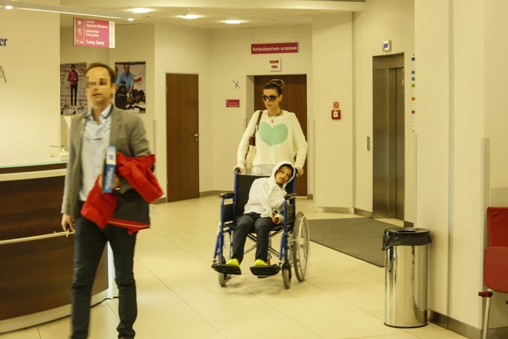 Edyta z Darkiem K. i Allankiem w szpitalu (2012 r.) Edyta z Darkiem K. i Allankiem w szpitalu (2012 r.)