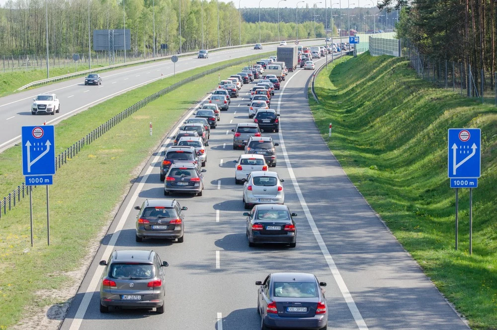 Natężenie ruchu na autostradach znacząco przekroczyło prognozy