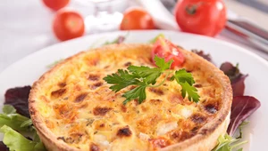 Quiche z grzybami i pomidorami