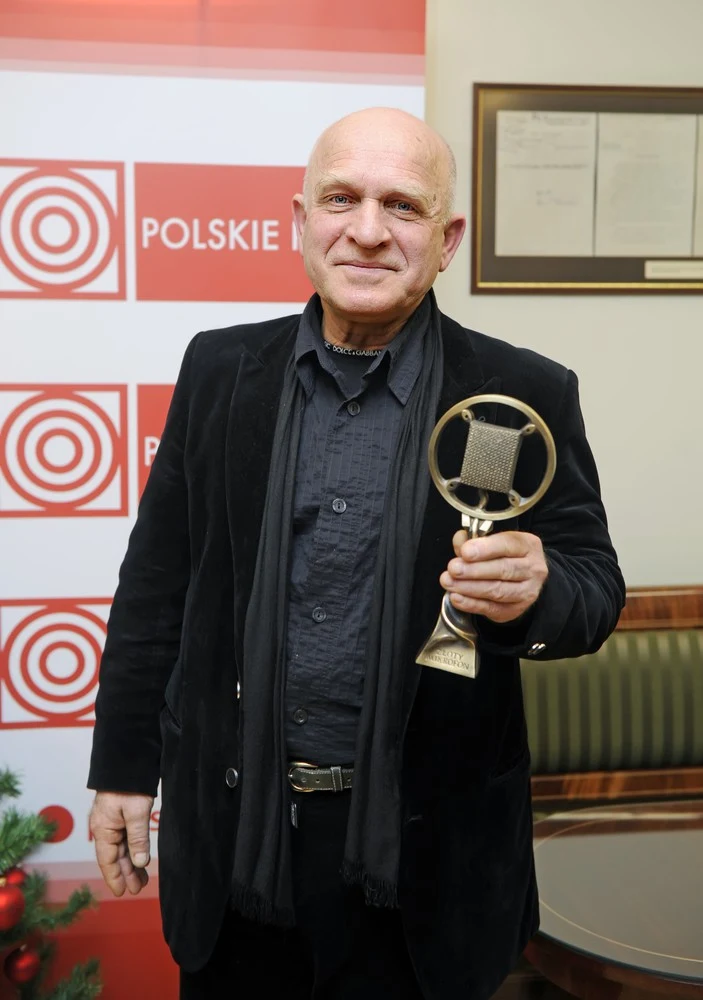 Henryk Talar jest laureatem wielu prestiżowych wyróżnień. W 2009 roku aktor otrzymał nagrodę Polskiego Radia - Złoty Mikrofon, rok później odznaczony został Srebrnym Medalem Gloria Artis - Zasłużony Kulturze. W 2011 roku w ręce Talara powędrował zaś Wielki Splendor - nagroda za wybitne osiągnięcia artystyczne w Teatrze Polskiego Radia. Artysta jest popularnym aktorem dubbingowym (m.in. "Opowieści z Narnii: Książę Kaspian", "Wojownicze Żółwie Ninja") Henryk Talar jest laureatem wielu prestiżowych wyróżnień. W 2009 roku aktor otrzymał nagrodę Polskiego Radia - Złoty Mikrofon, rok później odznaczony został Srebrnym Medalem Gloria Artis - Zasłużony Kulturze. W 2011 roku w ręce Talara powędrował zaś Wielki Splendor - nagroda za wybitne osiągnięcia artystyczne w Teatrze Polskiego Radia. Artysta jest popularnym aktorem dubbingowym (m.in. "Opowieści z Narnii: Książę Kaspian", "Wojownicze Żółwie Ninja")