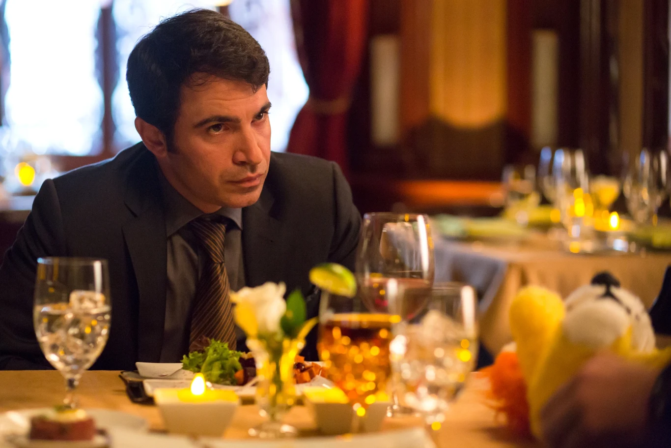 Chris Messina w scenie z filmu "Manglehorn"