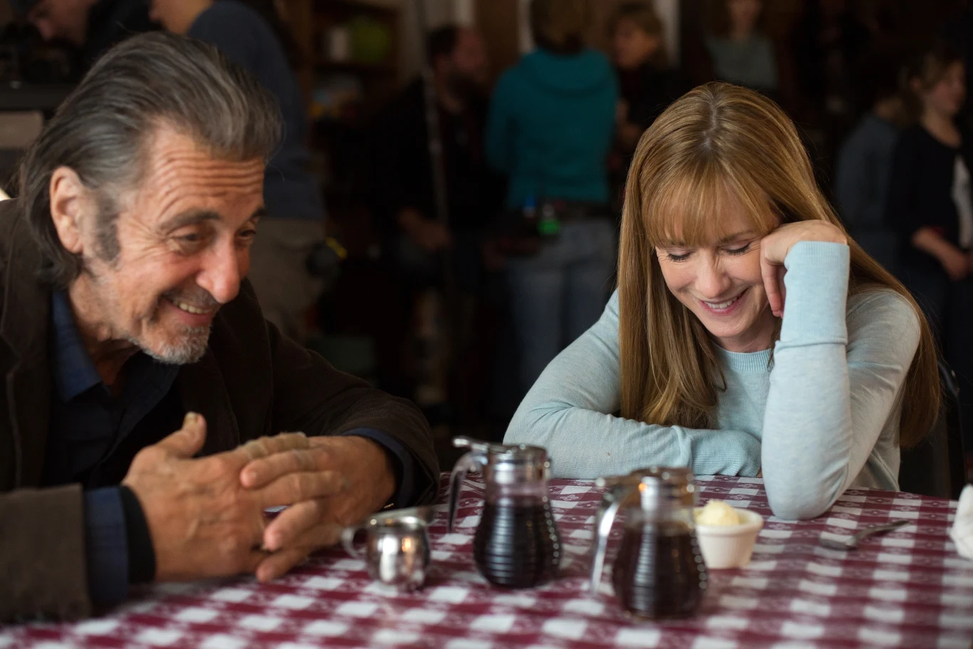 Al Pacino i Holly Hunter w scenie z filmu "Manglehorn"
