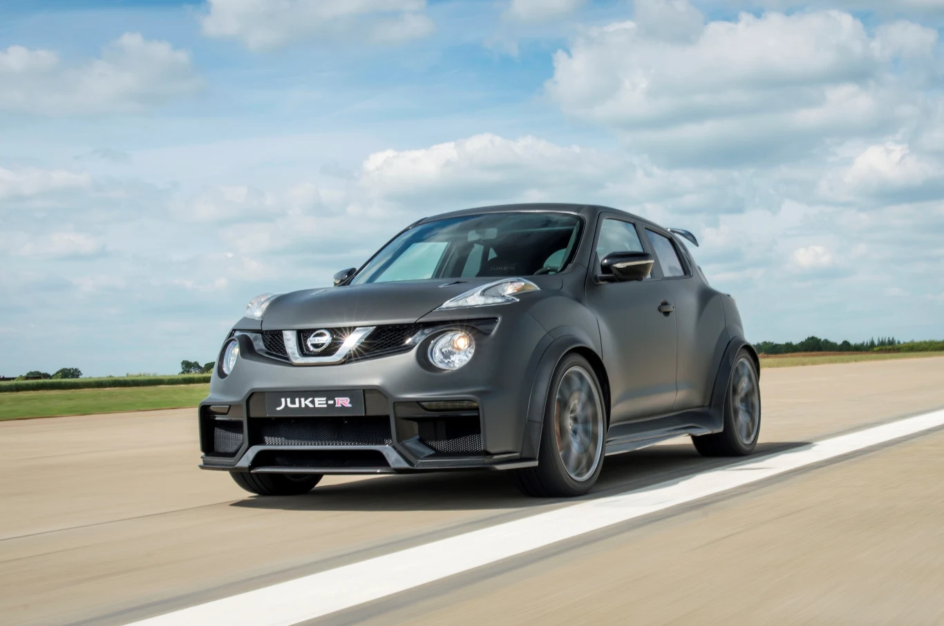 Nissan Juke-R 2.0