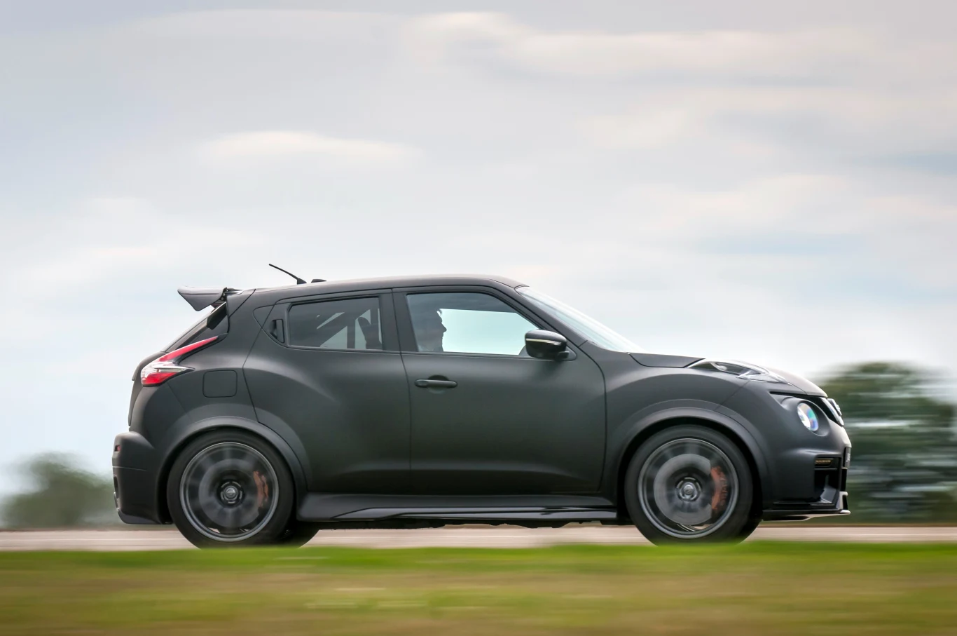 Nissan Juke-R 2.0