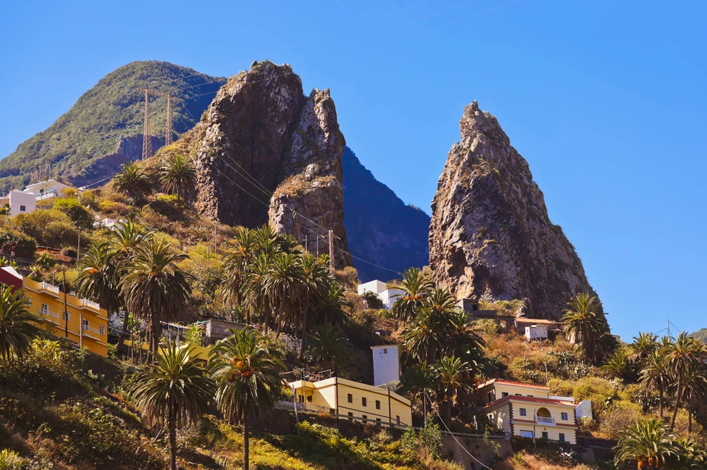 La Gomera to ciekawy kierunek dla turystów pragnących odpocząć w bajecznych okolicznościach przyrody, pasjonatów historii, a także wszystkich tych, którzy cenią sobie ciszę i spokój