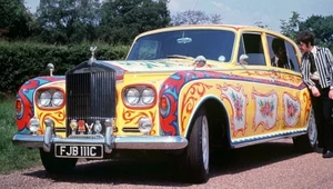 John Lennon i jego żółty Rolls Royce 