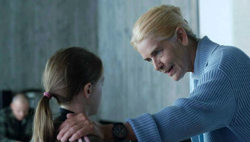 Ewa Fröling w filmie "Obce niebo"