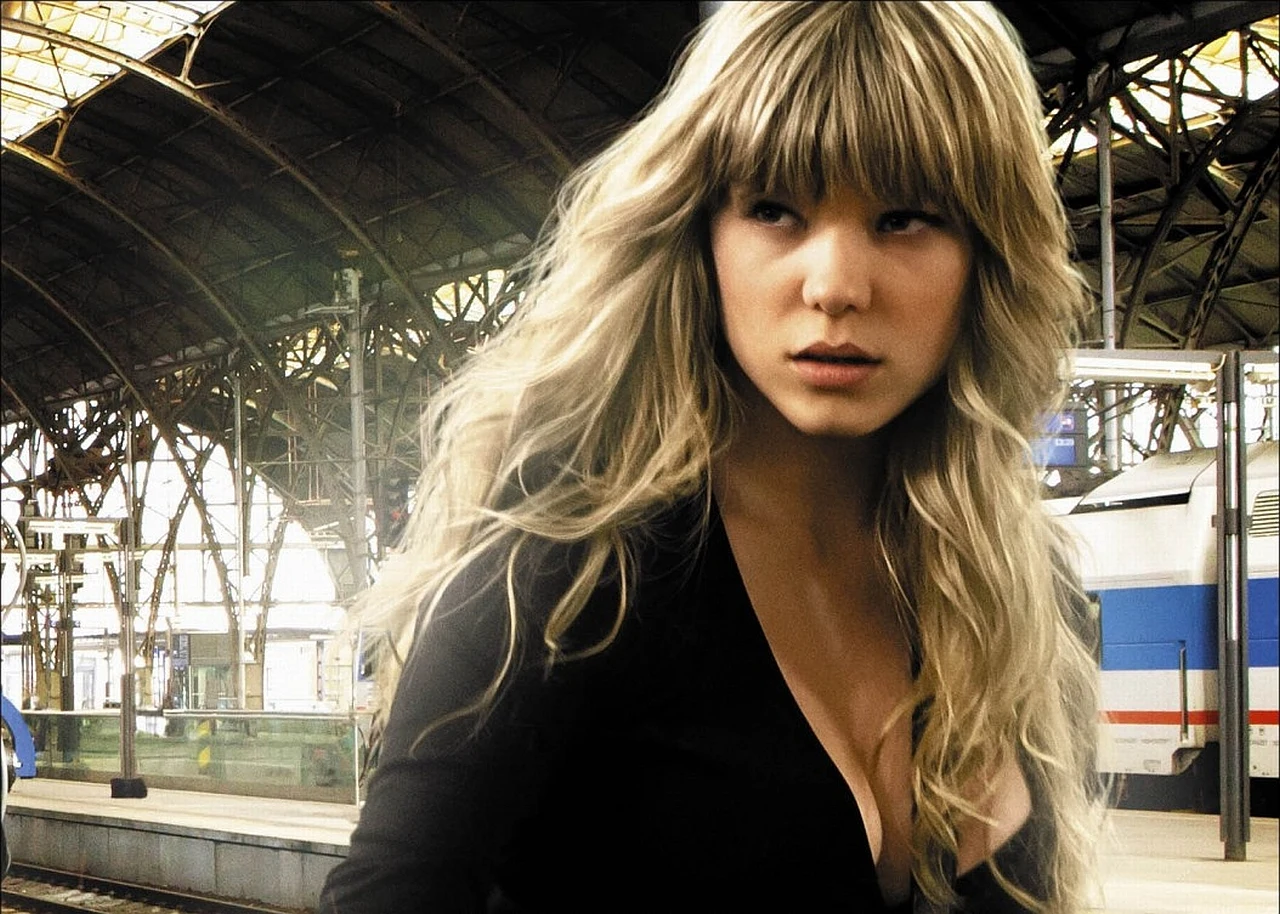 Debiutem Seydoux w hollywoodzkim blockbusterze była rola Sabine Moreau w filmie "Mission Impossible: Ghost Protocol" (2011). Jej bohaterka jest "płatnym mordercą, zabija głównie dla pieniędzy, a czasem, dla diamentów. Jest brutalna i nie przebiera w środkach". 