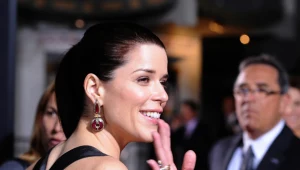 Neve Campbell