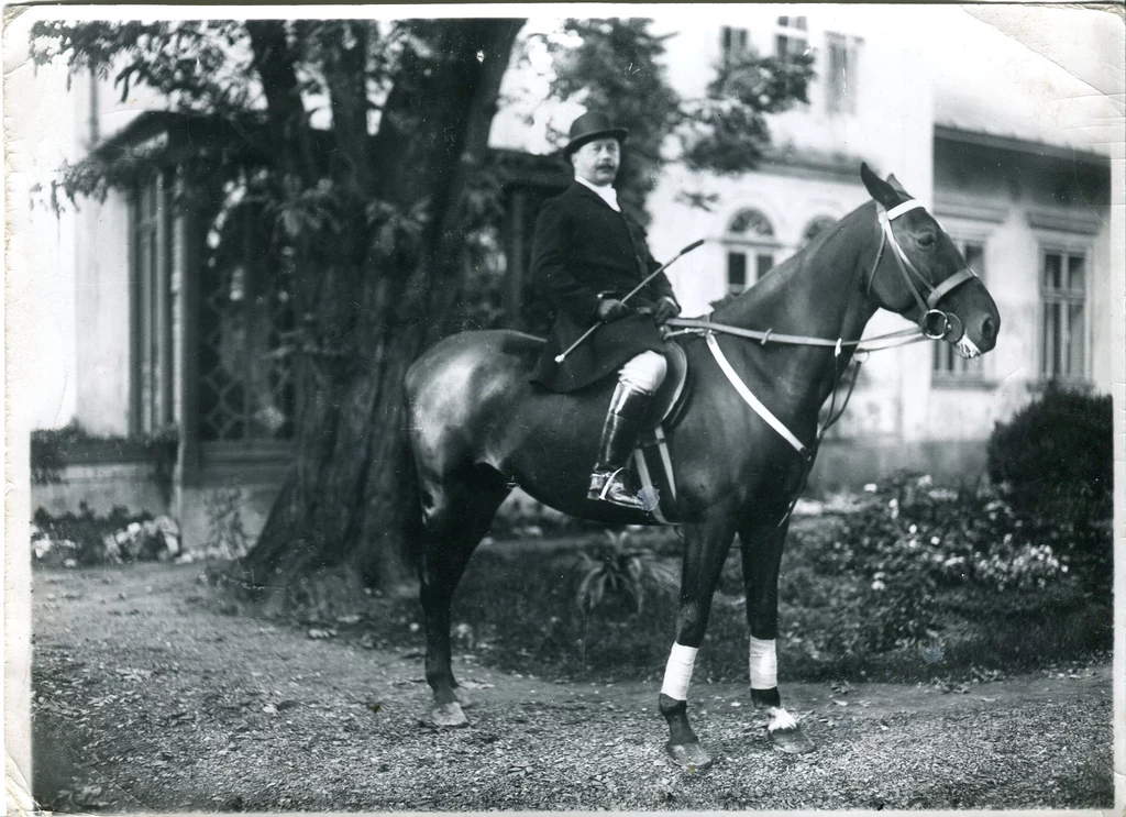 Jerzy Kossak ponoć strzelił do obrazu, kiedy dowiedział się, że znowu urodziła się córka  /fot. archiwum rodzinne Kossaków