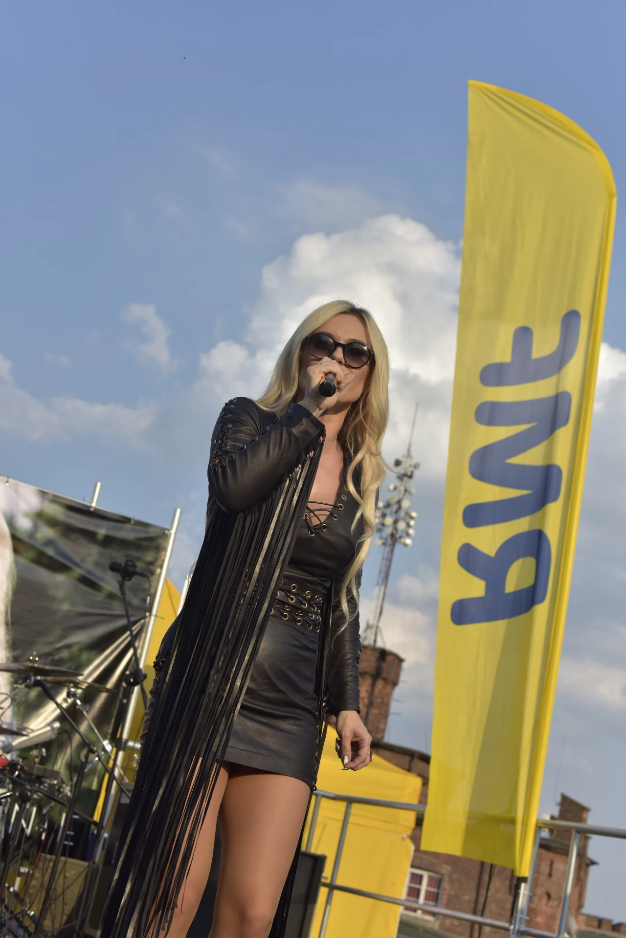 Doda zagrała w Krakowie w ramach akcji RMF FM -Koncert za jeden uśmiech