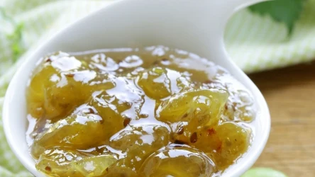 W ostatnich latach agrest niesamowicie stracił na popularności. Prawie nikt go nie je, a jest bardzo zdrowy i idealnie nadaje się na przetwory tj. dżemy i kompoty