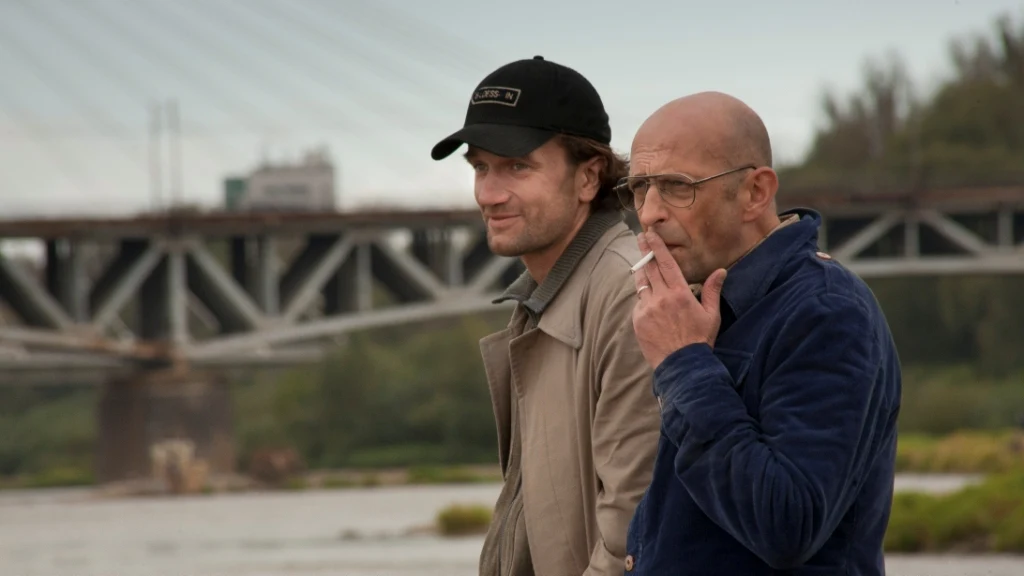 Tomasz Kot i Janusz Chabior w scenie z filmu "Żyć nie umierać"