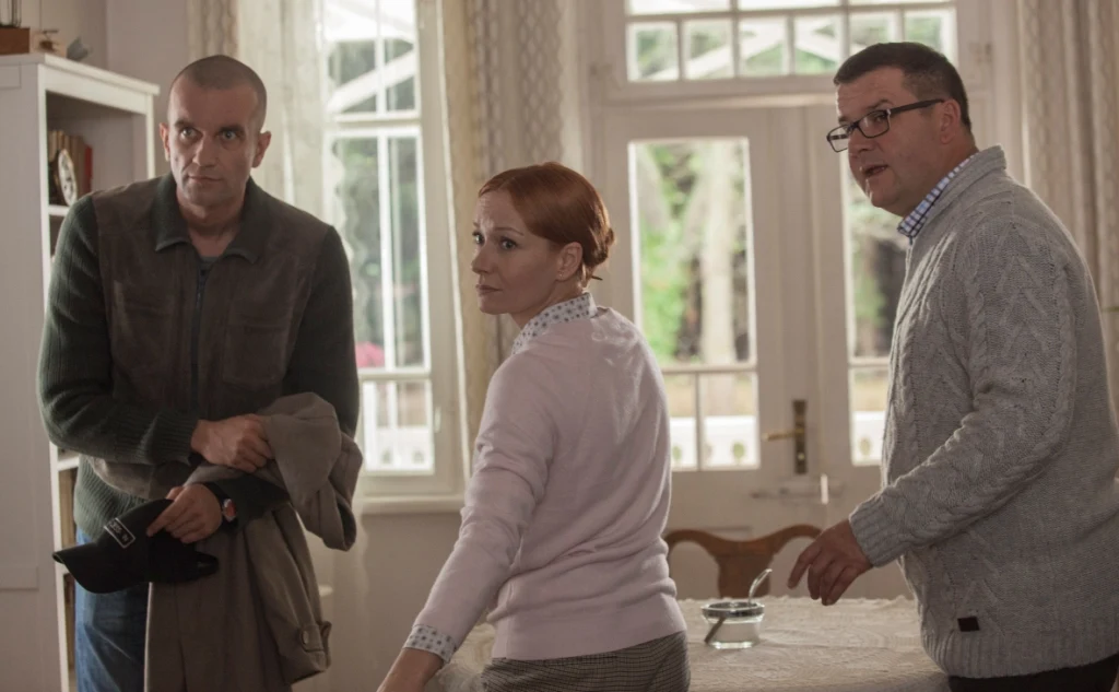 Tomasz Kot, Magdalena Walach w scenie z filmu "Żyć nie umierać"