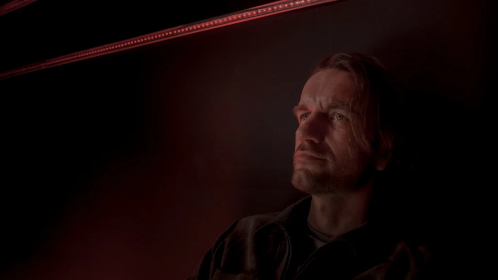 Tomasz Kot w scenie z filmu "Żyć nie umierać"