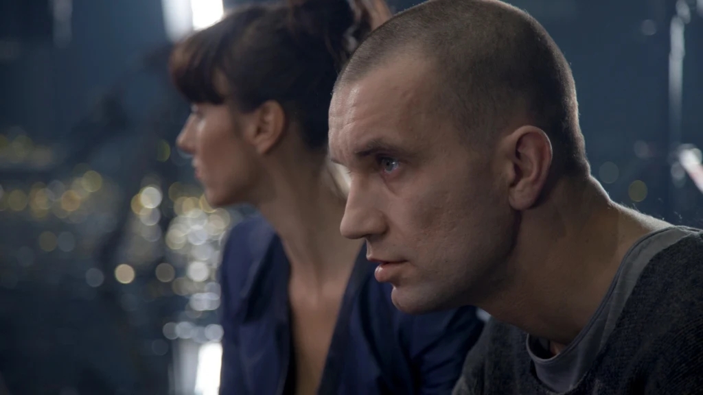 Tomasz Kot w scenie z filmu "Żyć nie umierać"