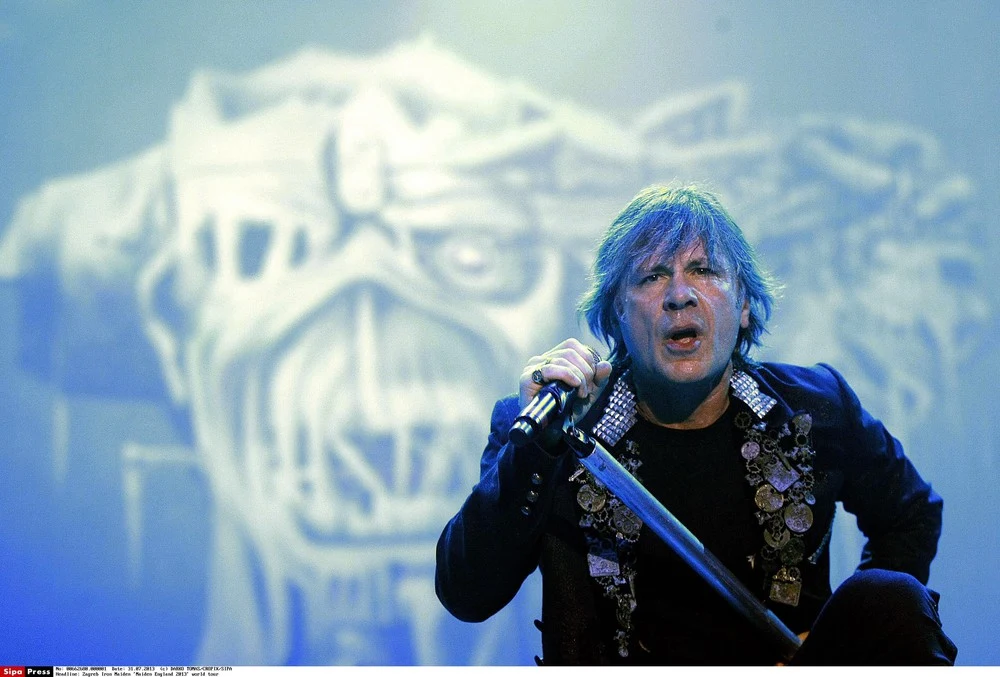 Bruce Dickinson jest liderem zespołu Iron Maiden Bruce Dickinson jest liderem zespołu Iron Maiden