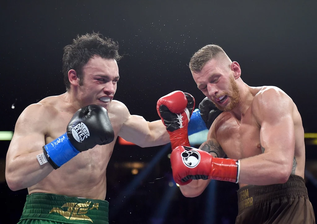 Julio Cesar Chavez Jr (z lewej) w walce z Andrzejem Fonfarą Julio Cesar Chavez Jr (z lewej) w walce z Andrzejem Fonfarą