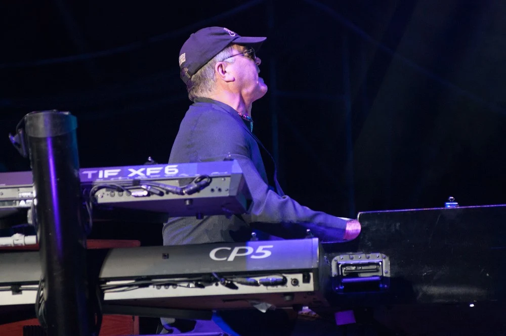 Nie zabrakło jednak największych przebojów legendarnego gitarzysty Nie zabrakło jednak największych przebojów legendarnego gitarzysty