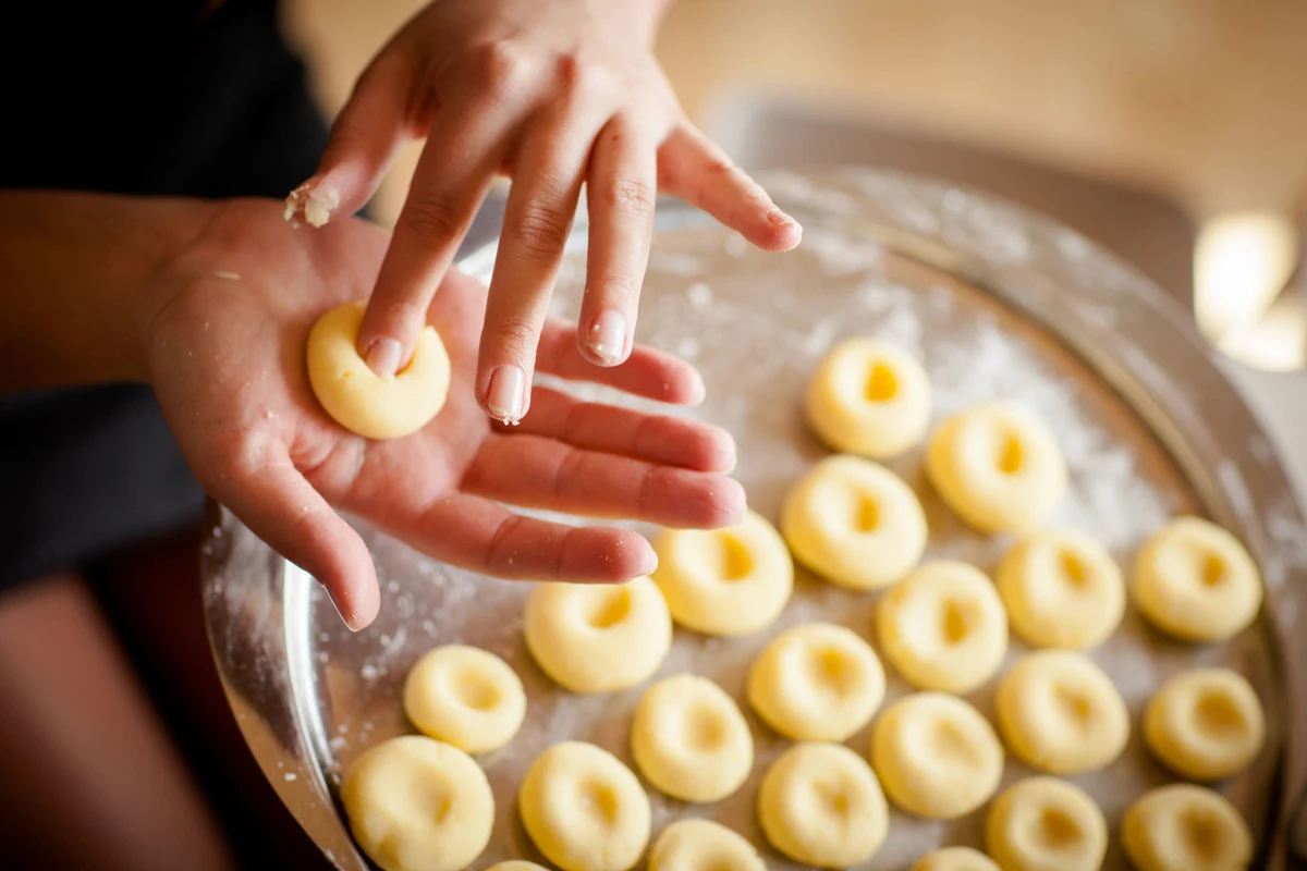 Jak przygotować kluski śląskie w nieco innej odsłonie? Z pewnością posmakują każdemu. 