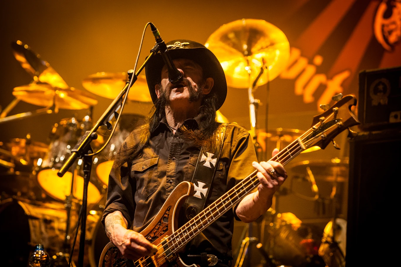 Brytyjskie trio zaczęło od swojego sztandarowego utworu "We Are Motörhead" Brytyjskie trio zaczęło od swojego sztandarowego utworu "We Are Motörhead"