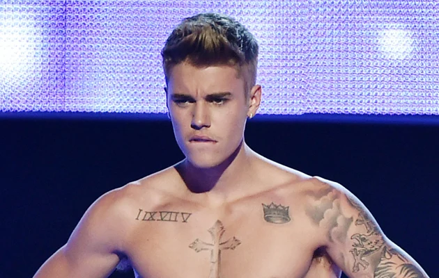 Justin Bieber pochwalił się swoją pupą! Justin Bieber pochwalił się swoją pupą!