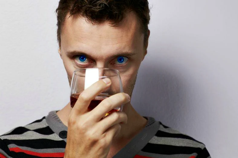 Niebieskoocy mają większe ciągoty do alkoholu? Niebieskoocy mają większe ciągoty do alkoholu?