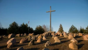 Krzyż poświęcony pamięci ofiar obławy augustowskiej