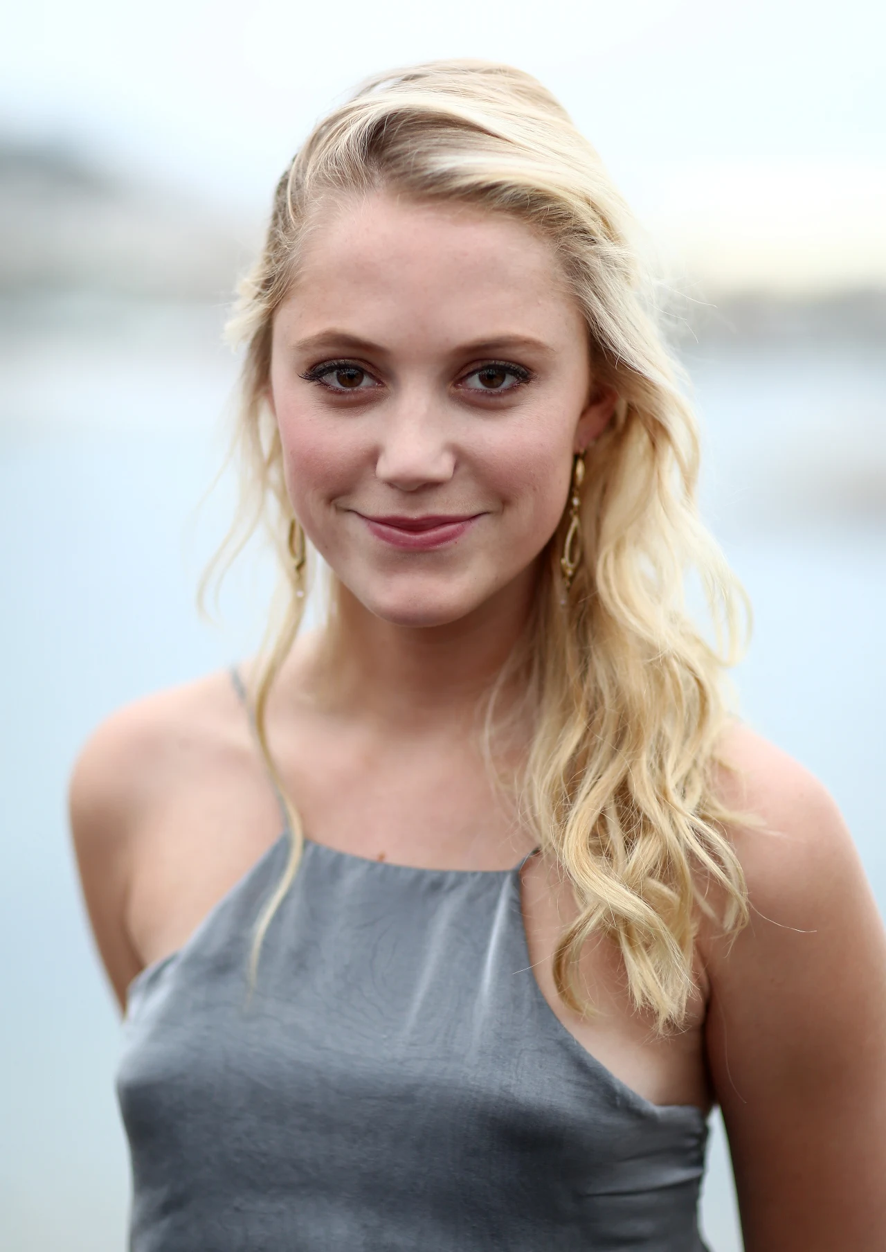 Teraz Hemsworth spotyka się z Maiką Monroe Teraz Hemsworth spotyka się z Maiką Monroe