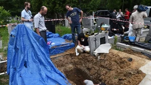 Prace ekshumacyjne na cmentarzu Rakowickim w Krakowie