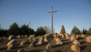 Krzyż poświęcony pamięci ofiar obławy augustowskiej