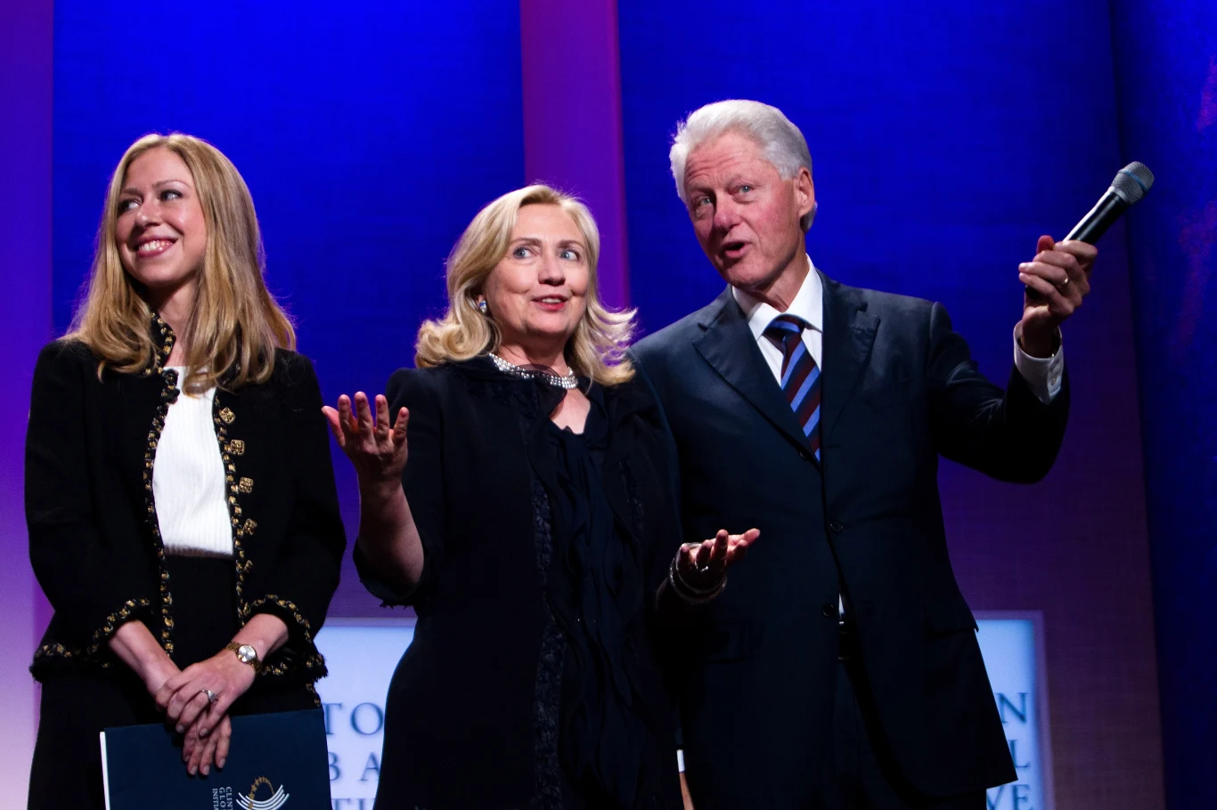 Bill, Hillary i Chelsea Clintonowie Bill, Hillary i Chelsea Clintonowie