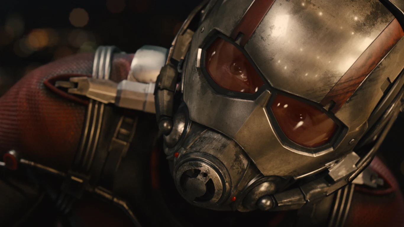Paul Rudd w scenie z filmu "Ant-Man"