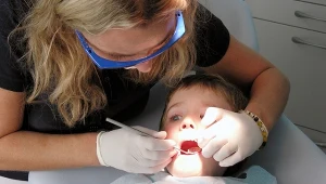 Mały pacjent u dentysty