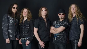 Royal Hunt odlicza do premiery