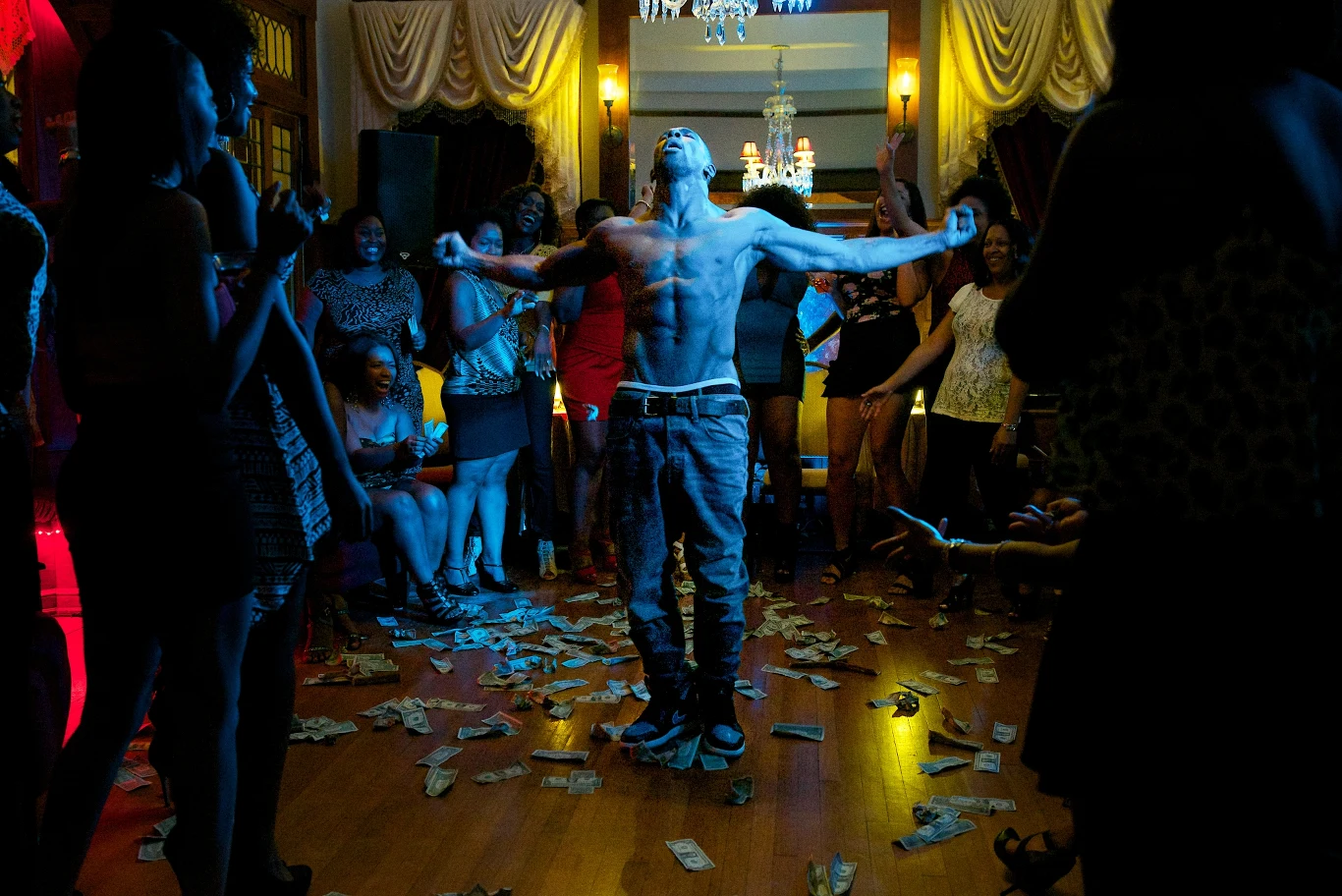 Stephen "tWitch" Boss w scenie z filmu "Magic Mike XXL"