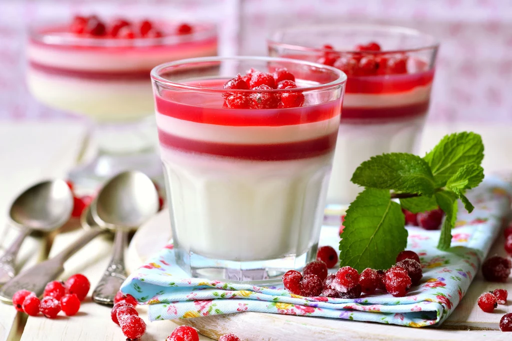 Panna cotta z porzeczkami