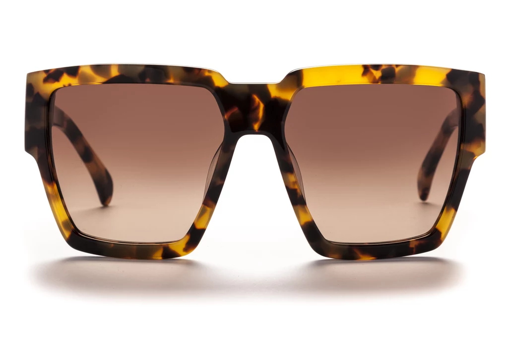 Wyłącznym dystrybutorem AM Eyewear w Polsce jest Viplabel Wyłącznym dystrybutorem AM Eyewear w Polsce jest Viplabel