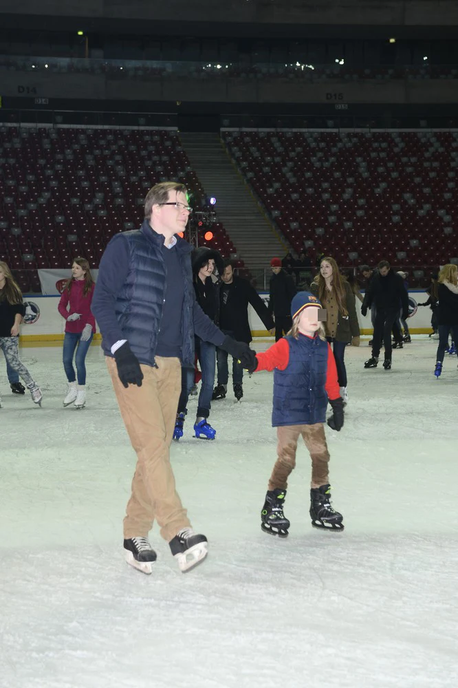 Filip Chajzer z synem na imprezie "Gwiazdy na lodowisku", 2014 r. Filip Chajzer z synem na imprezie "Gwiazdy na lodowisku", 2014 r.