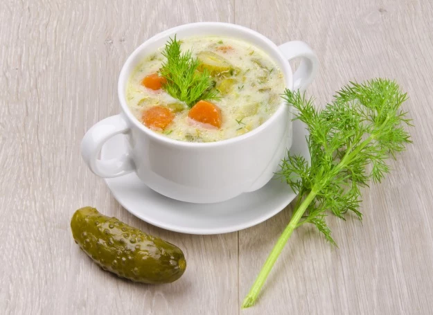Ogórkowa - jedna z ulubionych zup Polaków 