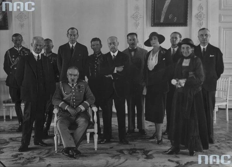 3 lipca 1932 roku, Dworzec Główny w Warszawie. Wyjazd posła nadzwyczajnego i ministra pełnomocnego RP w ZSRS Stanisława Patka do Moskwy.