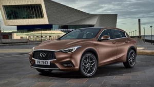 Infiniti Q30 na pierwszym zdjęciu