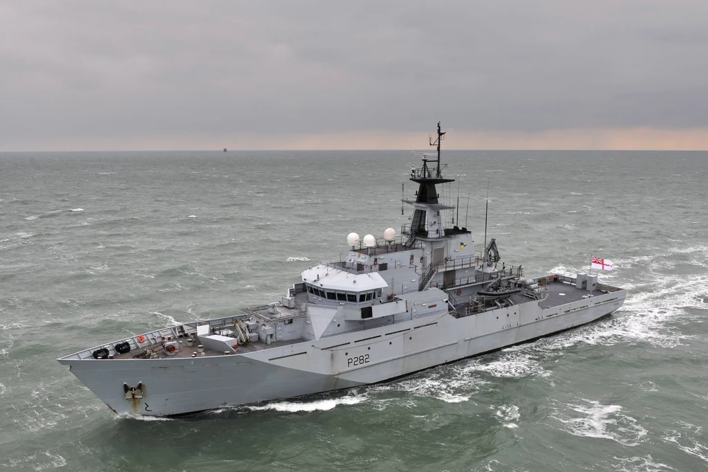 HMS "Mersey" - okręt, na którym przeprowadzano testy nowej broni