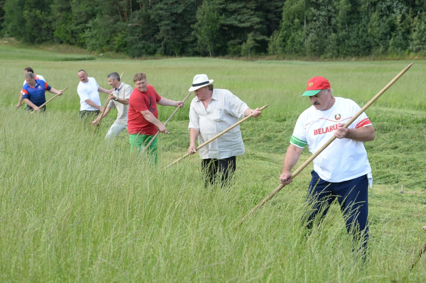Gerard Depardieu i Aleksandr Łukaszenka podczas pracy.