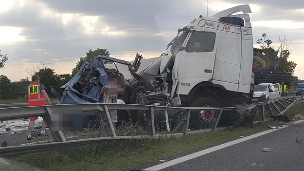 Karambol rozpoczął kierowca tira