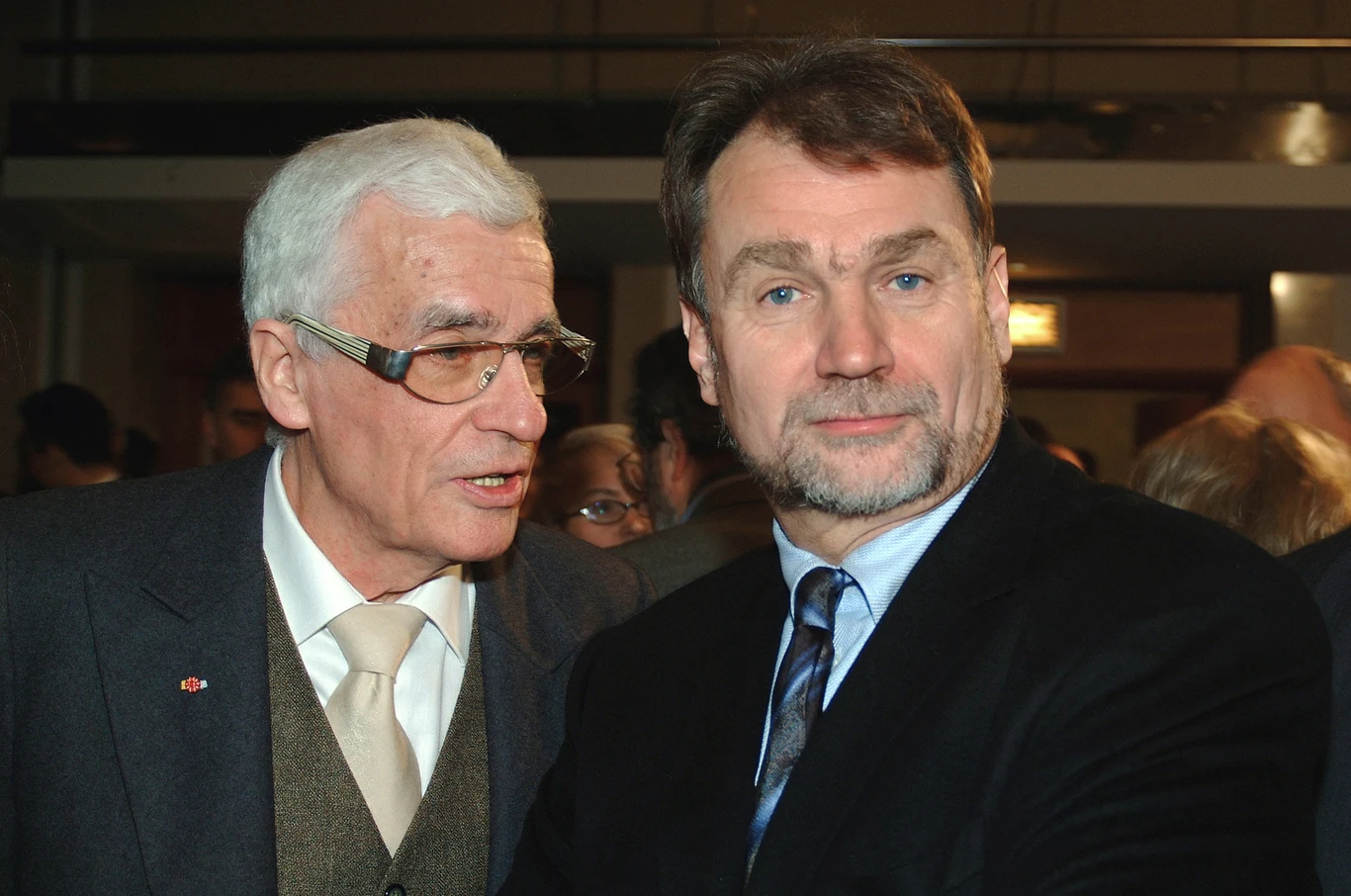 Podobno był bardzo kulturalny i odznaczał się wyjątkową elegancją! Podobno był bardzo kulturalny i odznaczał się wyjątkową elegancją!