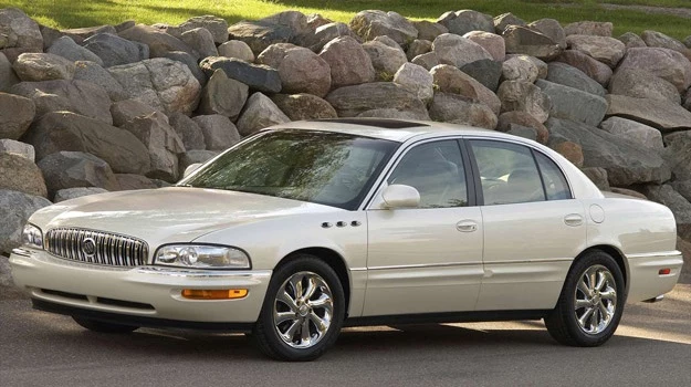 Buick Park Avenue Ultra z 2004 roku