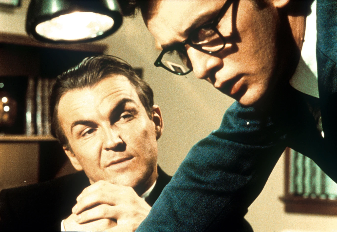 Martin Sheen (P) w serialu "Mission Impossible"